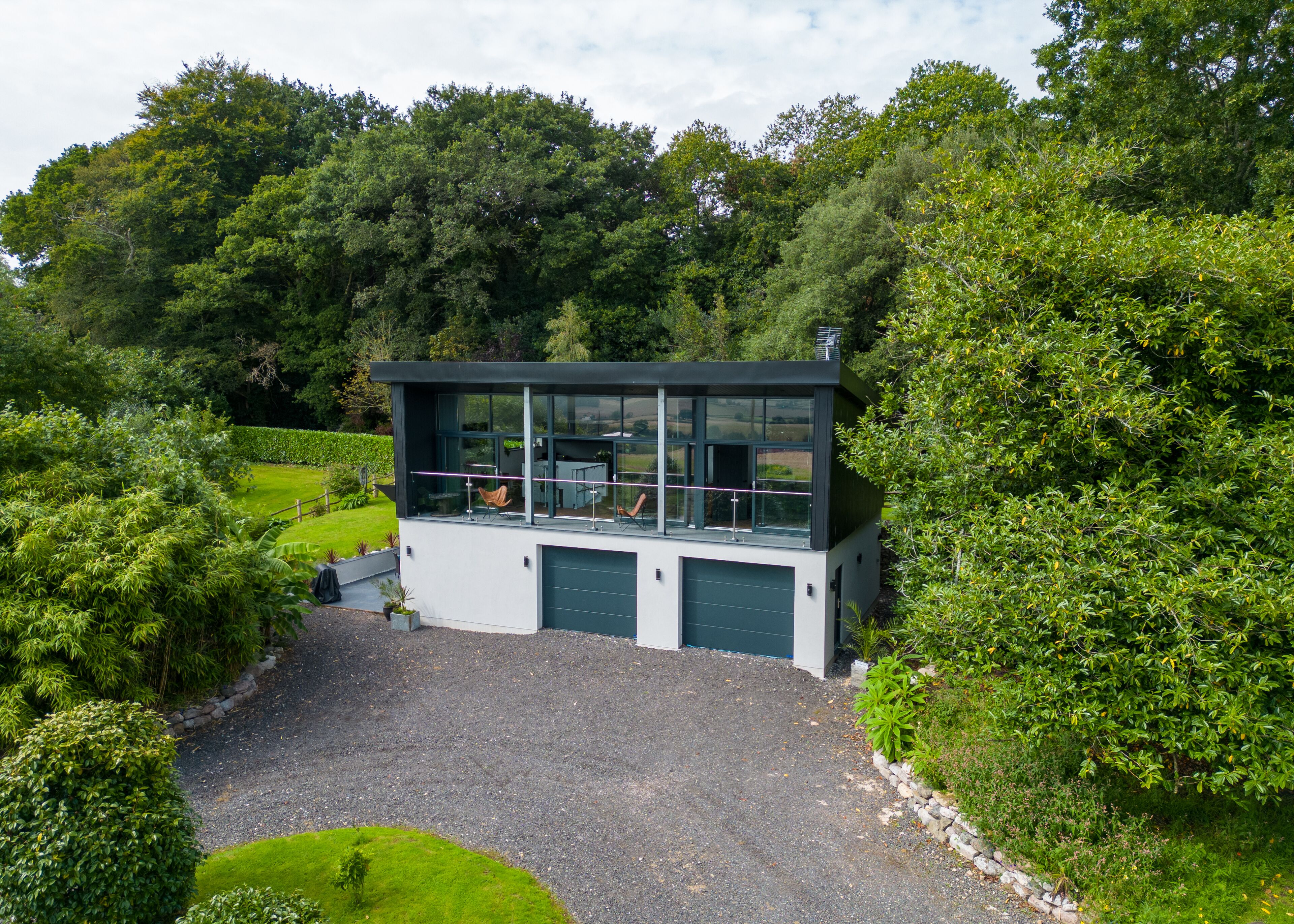 Modern, open plan property outside Exeter and Dartmoor, with stunning views.