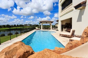 Beheizter Pool