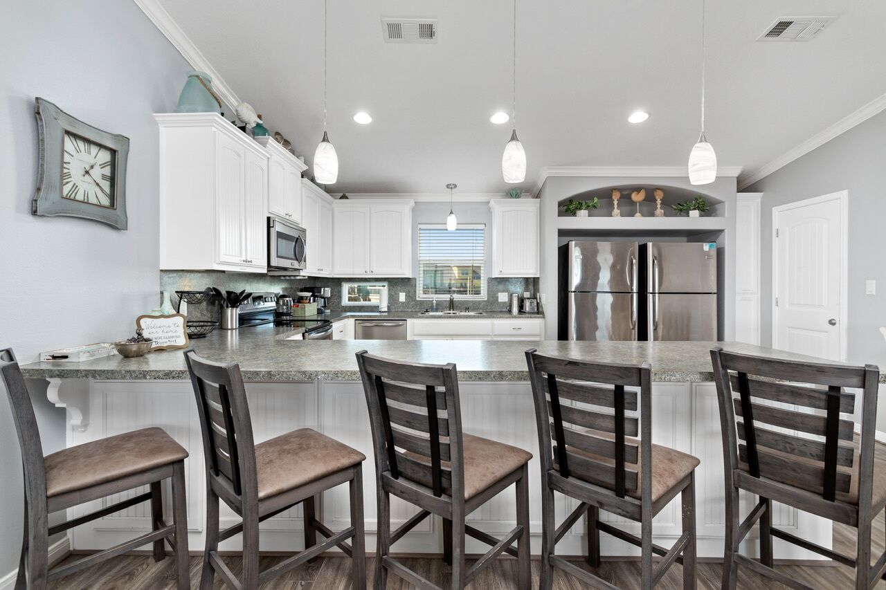 Fridge, microwave, dishwasher, coffee/tea maker