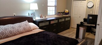 6 bedrooms, 3 full bathrooms. 10 minutes to State Farm, Rivian, and ISU.