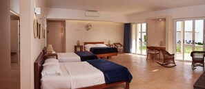 14 bedrooms, desk, iron/ironing board, free WiFi - Stunning beachfront Suites Wi-Fi East of Progreso (Chicxulub Puerto)