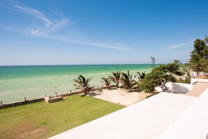 Property grounds - Stunning beachfront Suites Wi-Fi East of Progreso (Chicxulub Puerto)