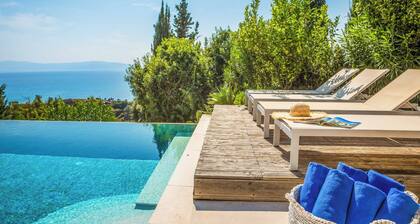 Kaminia Beach Villa - Four Bedroom Villa, Sleeps 8