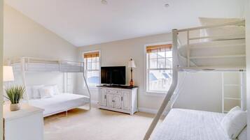 3 slaapkamers, een strijkplank/strijkijzer, wifi