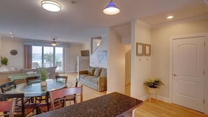 Unclassified image, 4 of 27, button - Seniors welcome! Large Townhouse near Boardwalk and Beach!! (Ocean City)