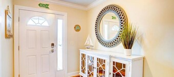 Seniors welcome! Large Townhouse near Boardwalk and Beach!!