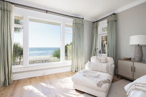 TV, peis og stereoanlegg