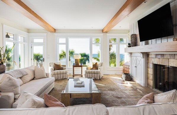 TV, peis og stereoanlegg