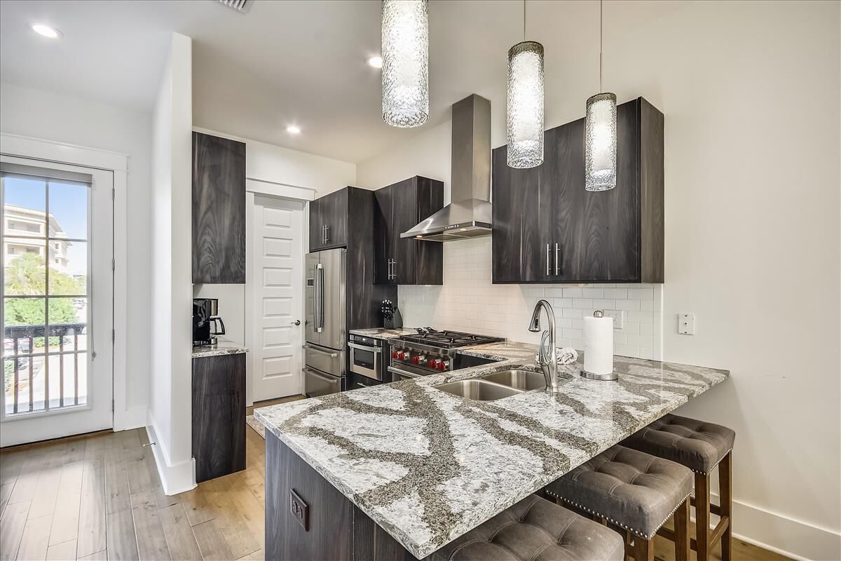 30A Seacrest Rental Steps to Pool, Eats, Shops + Elevator + Beach Tram Ca*SEA*ta