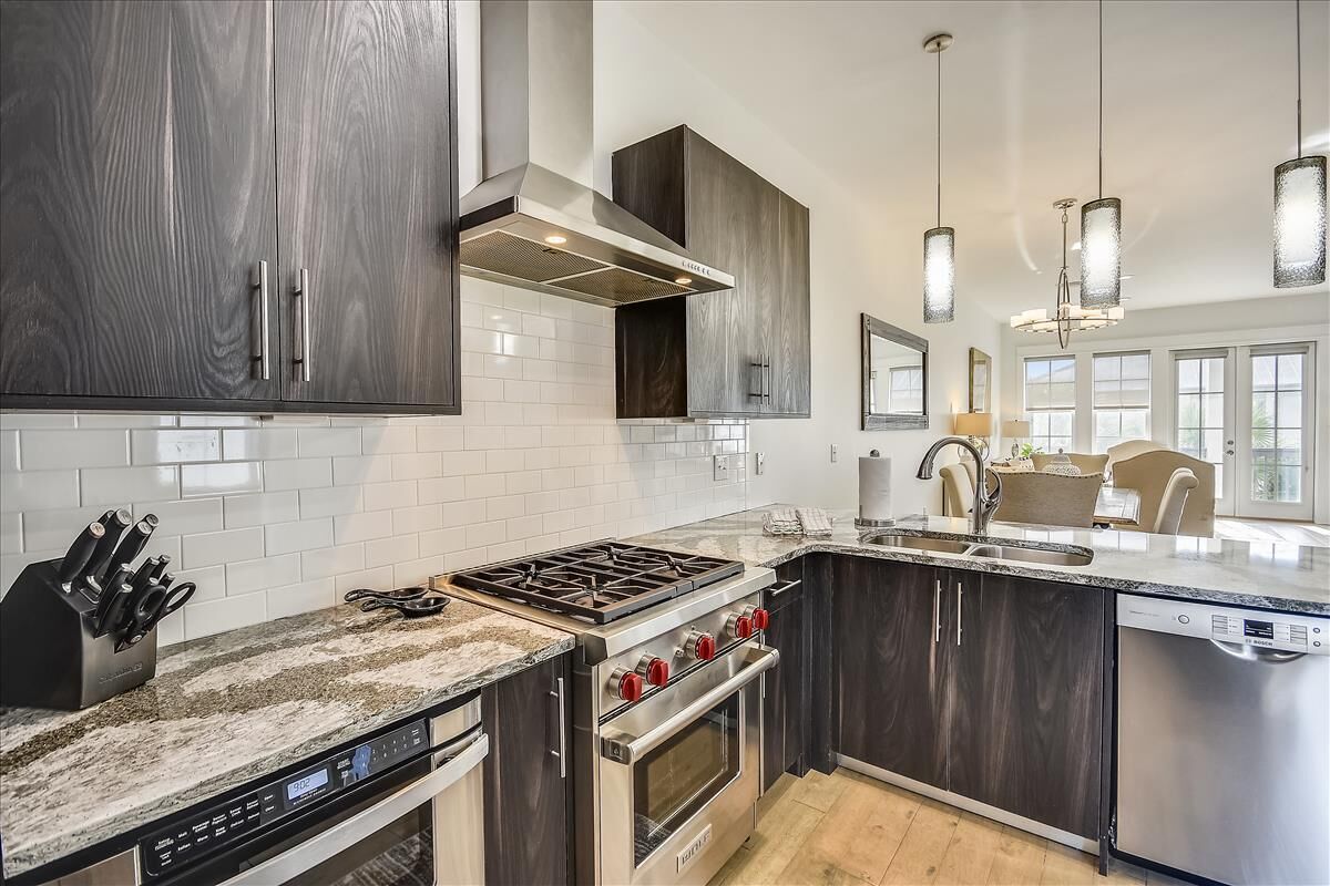 30A Seacrest Rental Steps to Pool, Eats, Shops + Elevator + Beach Tram Ca*SEA*ta