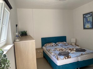 2 Schlafzimmer, Zimmersafe, Bügeleisen/Bügelbrett, WLAN