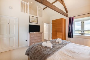 3 bedrooms, iron/ironing board, travel cot, WiFi