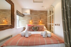 1 bedroom, iron/ironing board, travel cot, WiFi
