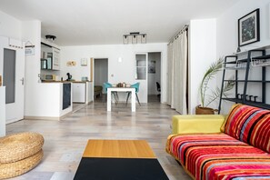 TV - Pladicarno - Apt lumineux à 1 min du port (La Ciotat)