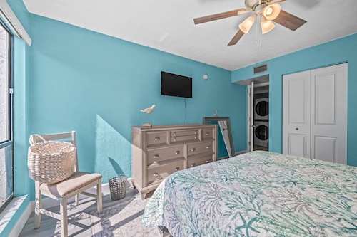 Bayfront - Close To Beach Access - Large Heated Pool - Anna Maria, FL