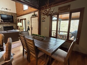 Interior - BEECH MTN RESORT 2 MILES-4 BR-YARD, SMALL DOG FRIENDLY NO FEE, FIRE PIT, CLEAN (Beech Mountain)