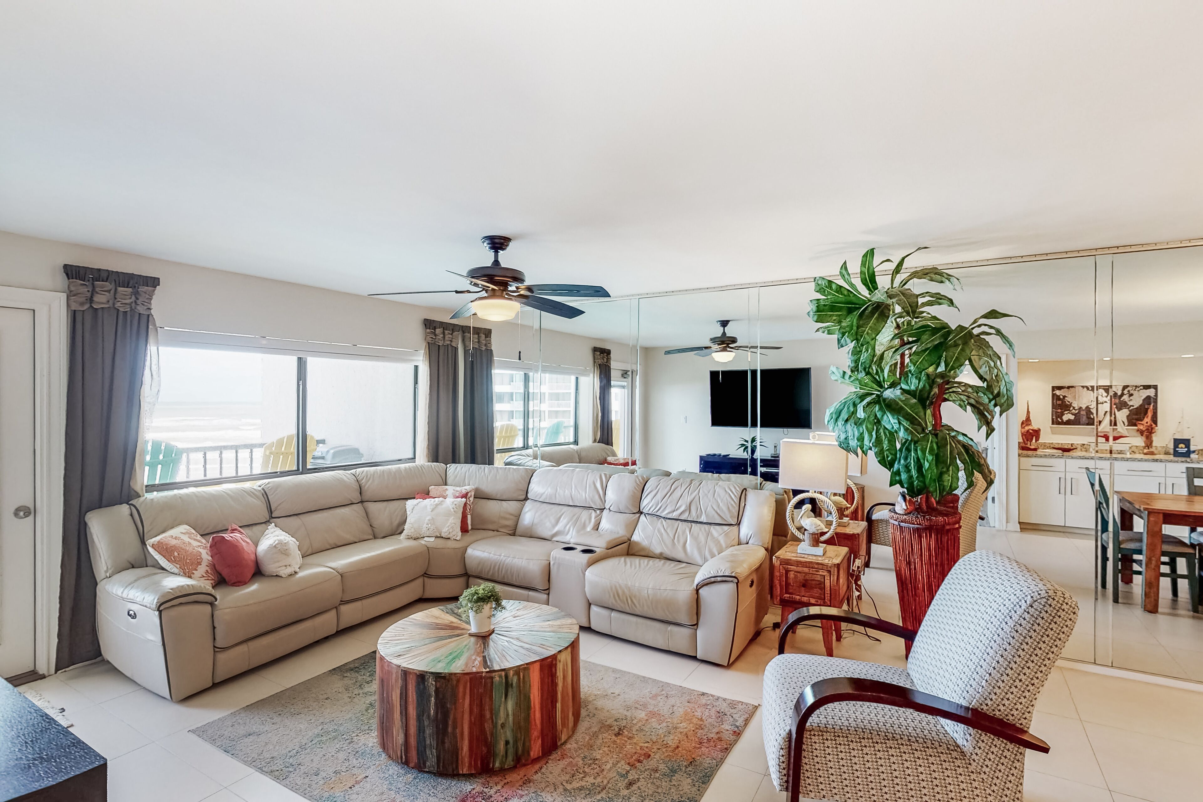 Eighth-floor gulf-front condo with large balcony, fast WiFi, gas grill, & W/D