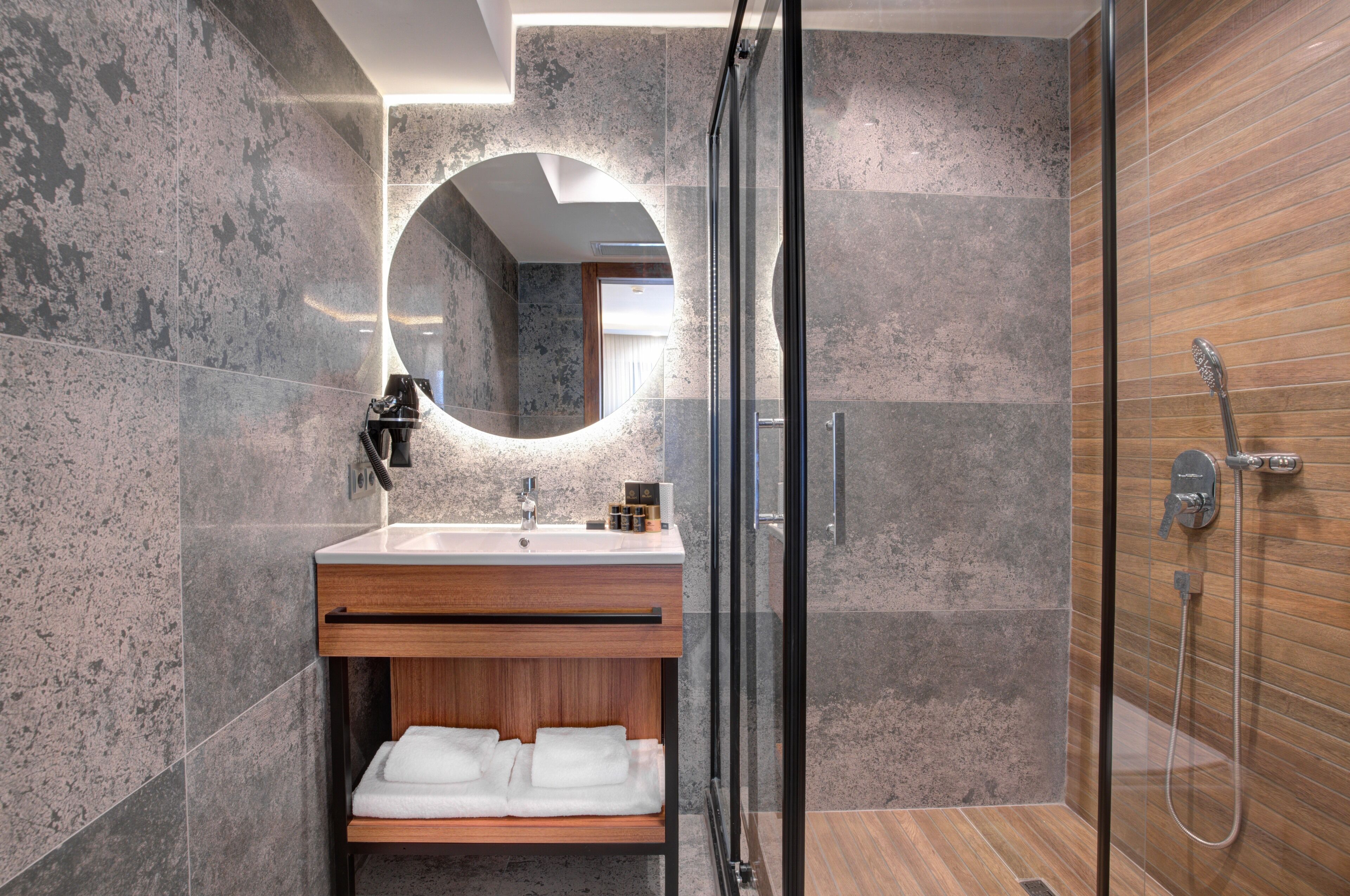 Chambre Standard Double ou avec lits jumeaux | Salle de bain