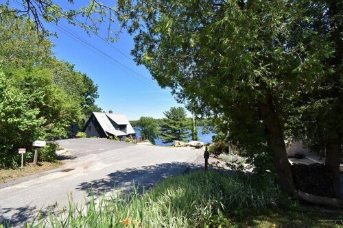 Phenomenal location in Bath, ME- Comfortable,3 BR, 2 bath, Close to Everything!