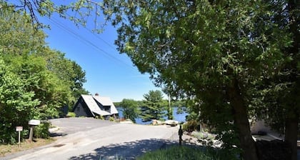 Phenomenal location in Bath, ME- Comfortable,3 BR, 2 bath, Close to Everything!