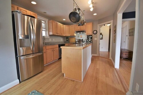 Phenomenal location in Bath, ME- Comfortable,3 BR, 2 bath, Close to Everything!