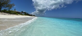 Beautiful House on the beach. Come and enjoy your paradise vacation!