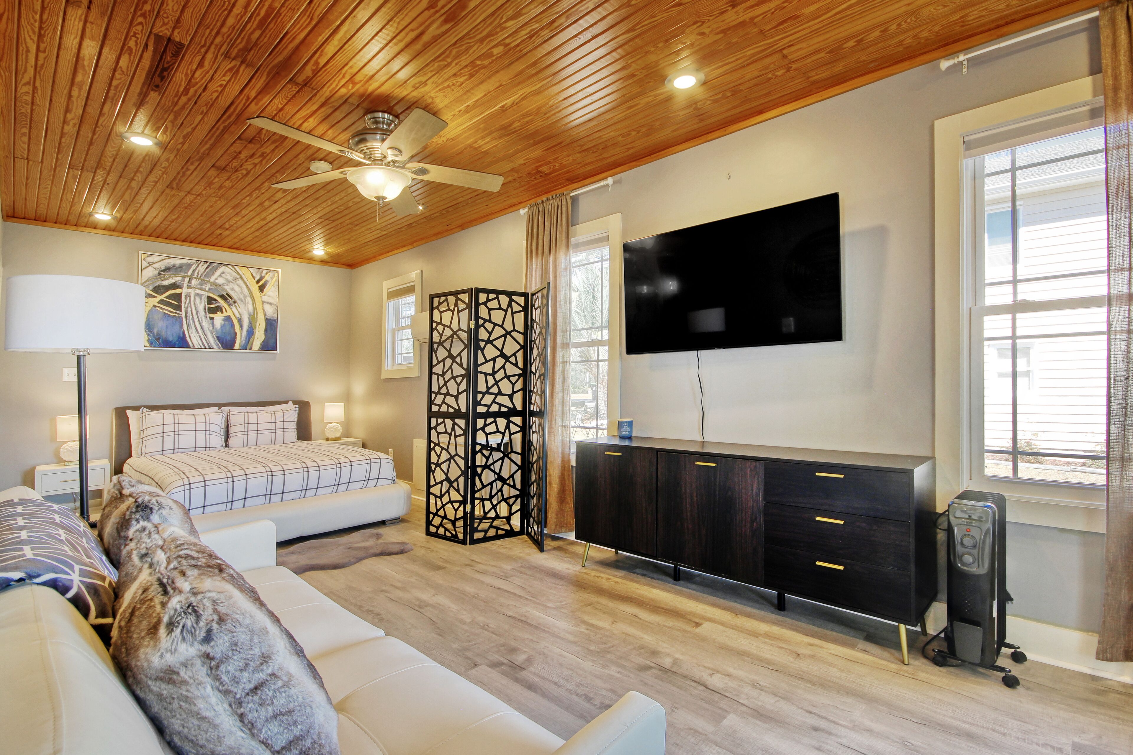 Unique riverfront home with two suites, high-speed WiFi, and private dock