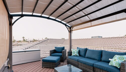 Great Location, Heated Pool, Spa, Game RM, Mini Golf, Boat Pkg – Relax & Enjoy