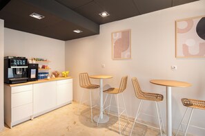 Cafe - Hotel Punt 14 - Adults only (Gava)