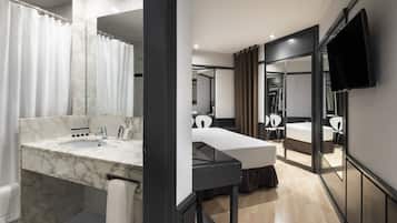 Standard Double Room | Free WiFi, bed sheets