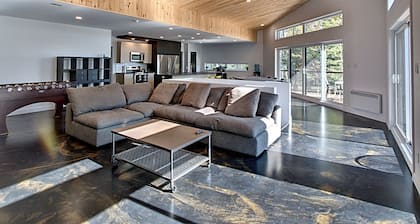 Chalet La Baie et la Bête on Lac-Long