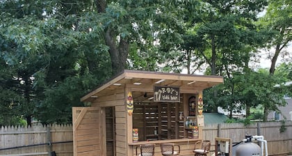 LARGE 5 BEDROOM HOME MINUTES FROM LBI