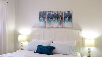 1 soverom, strykejern/-brett, reiseseng for barn og wi-fi (inkludert)