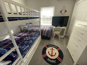 2 bedrooms, iron/ironing board, WiFi