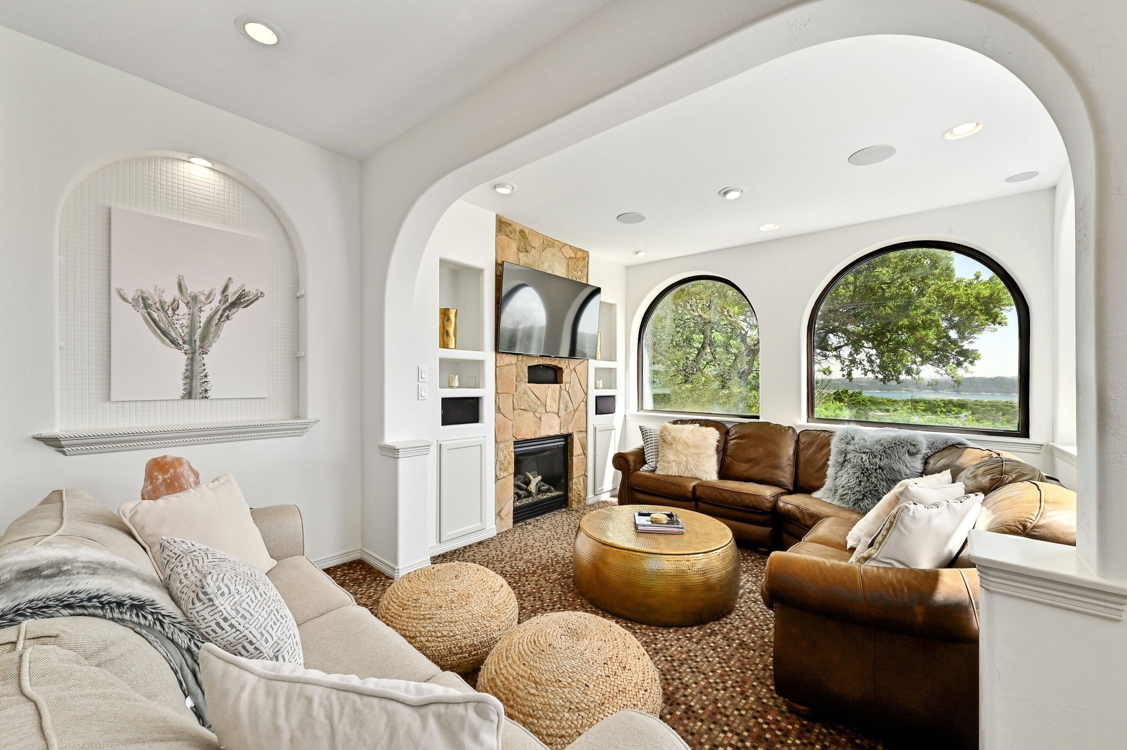 Lake Travis Villa + Hot Tub & Spectacular Lake Views - Casa Catalina