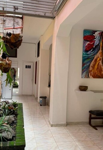 WHITE HOUSE ZONA HOTELERA CALI