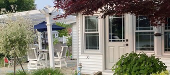 Coz~CoZzz Cottage on Lake Erie!