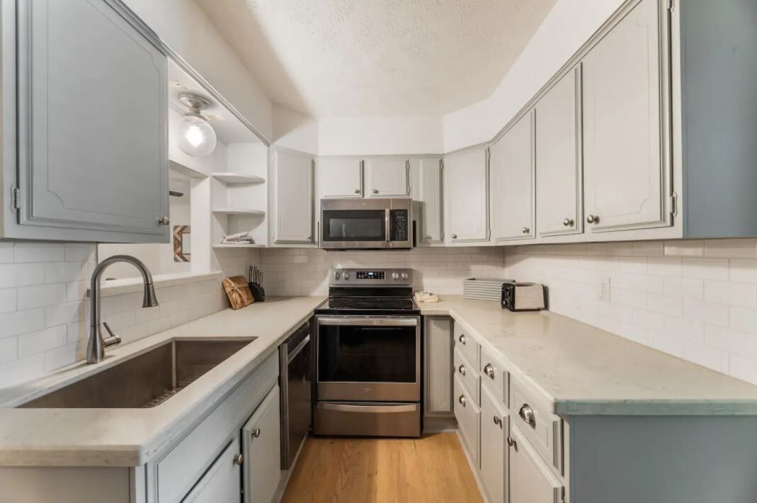 White House by AT&T Stadium • 3 BR • Sleeps 8