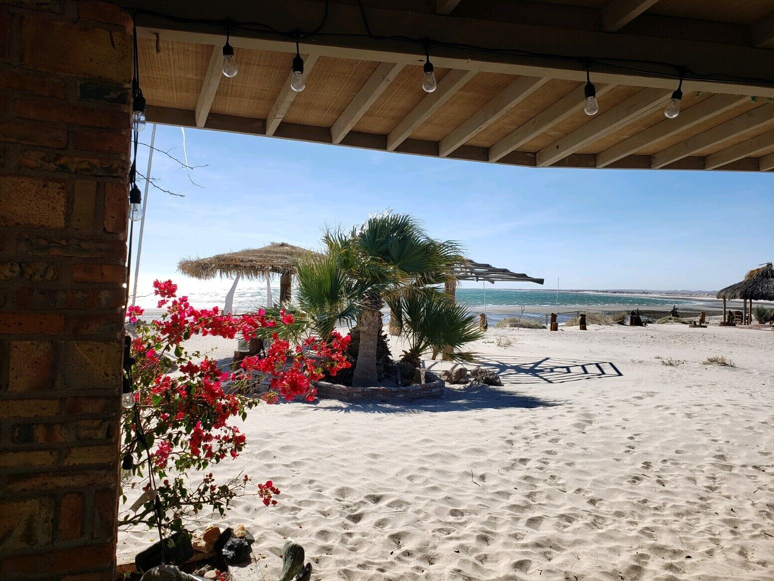 Beach nearby, sun loungers, beach towels