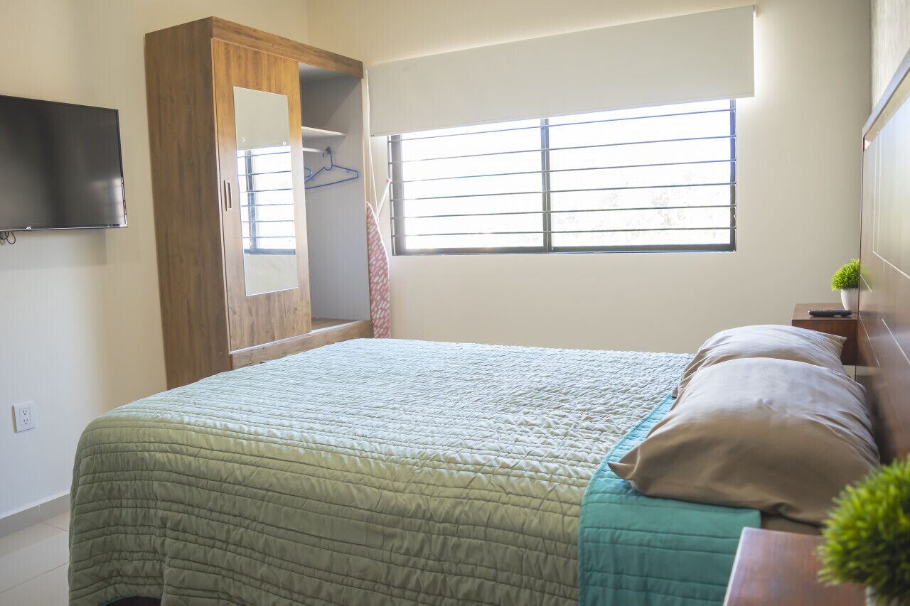 Iberika B a 2 cuadras del malecón !