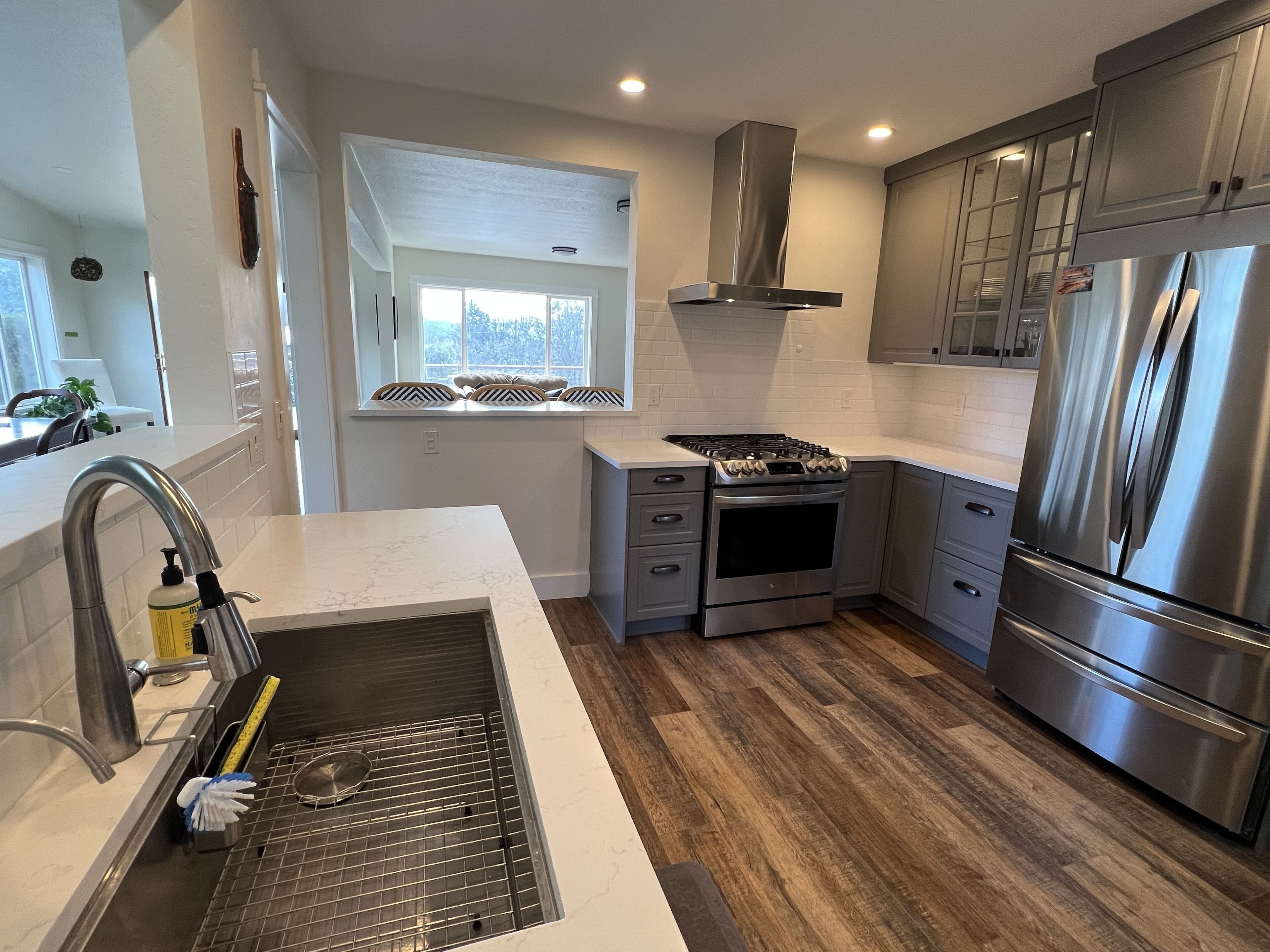 White Salmon Chalet 1 block from downtown