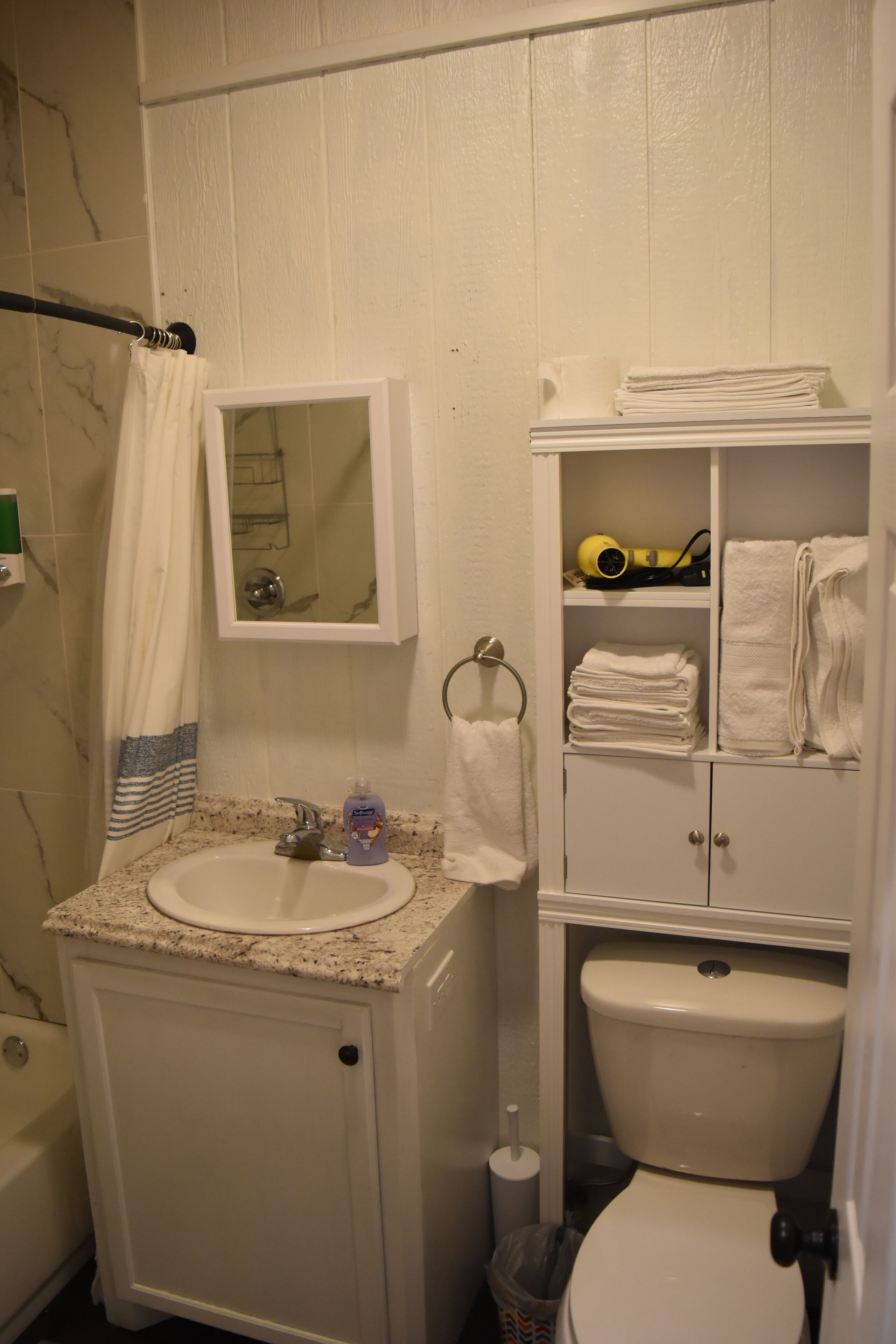 Lovely one room barndominium - The Bastrop Barndo 