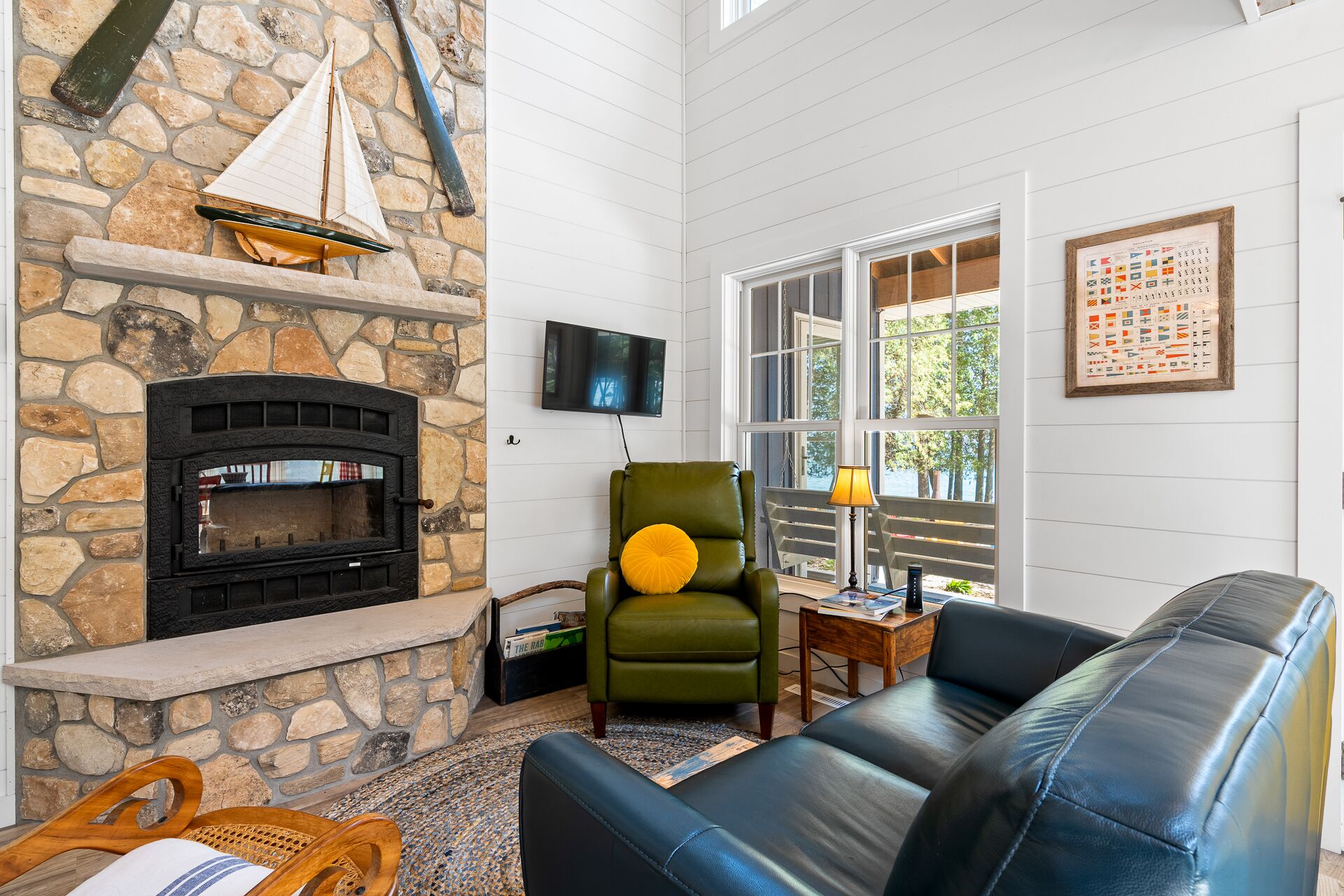 Cheery accessible beachfront cottage-quiet side of Lake Michigan in Door County