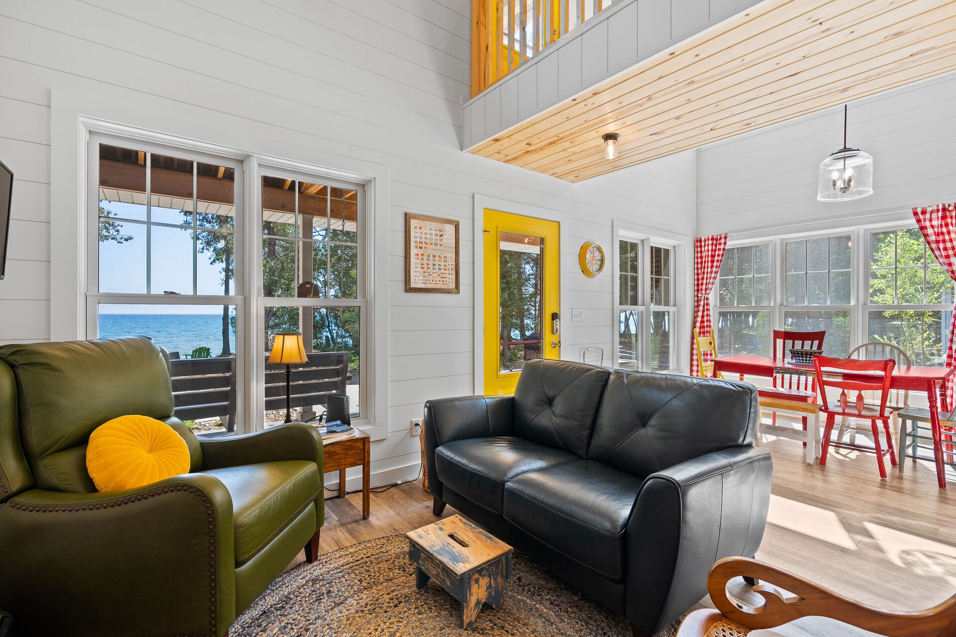 Cheery accessible beachfront cottage-quiet side of Lake Michigan in Door County