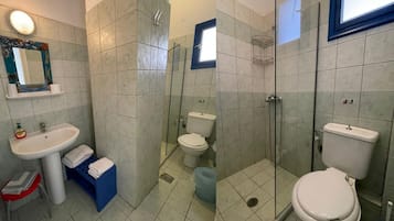 Basic Room | Bathroom