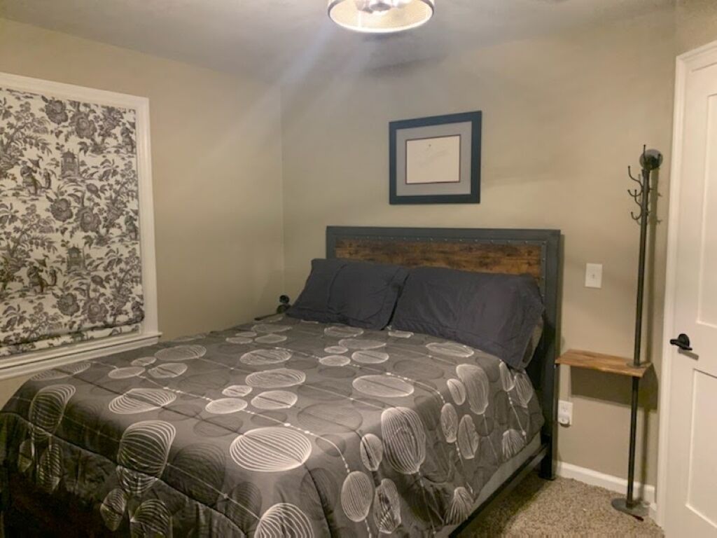 2 多间卧室、办公桌、免费 WiFi、床单