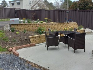 Outdoor dining - Cozy Cottage (Clifton Forge)