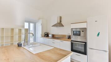 Fridge, oven, dishwasher, high chair