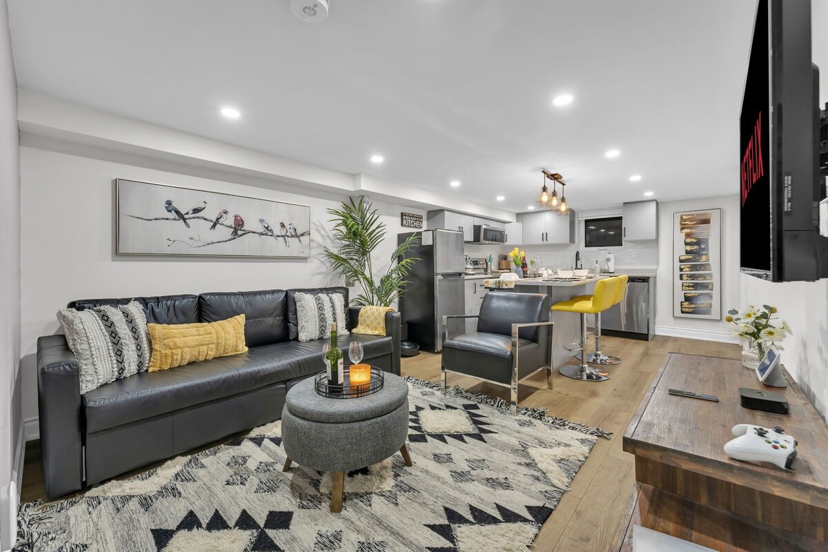 Modern 2 BR•Full Kitchen•Fireplace•15 mins to CNT