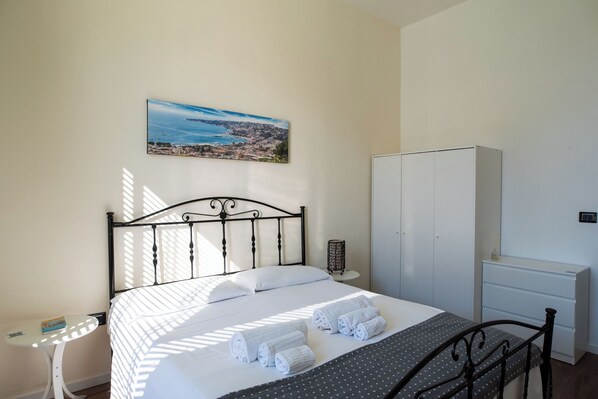 3 chambres, bureau, accès au Wi-Fi (inclus)